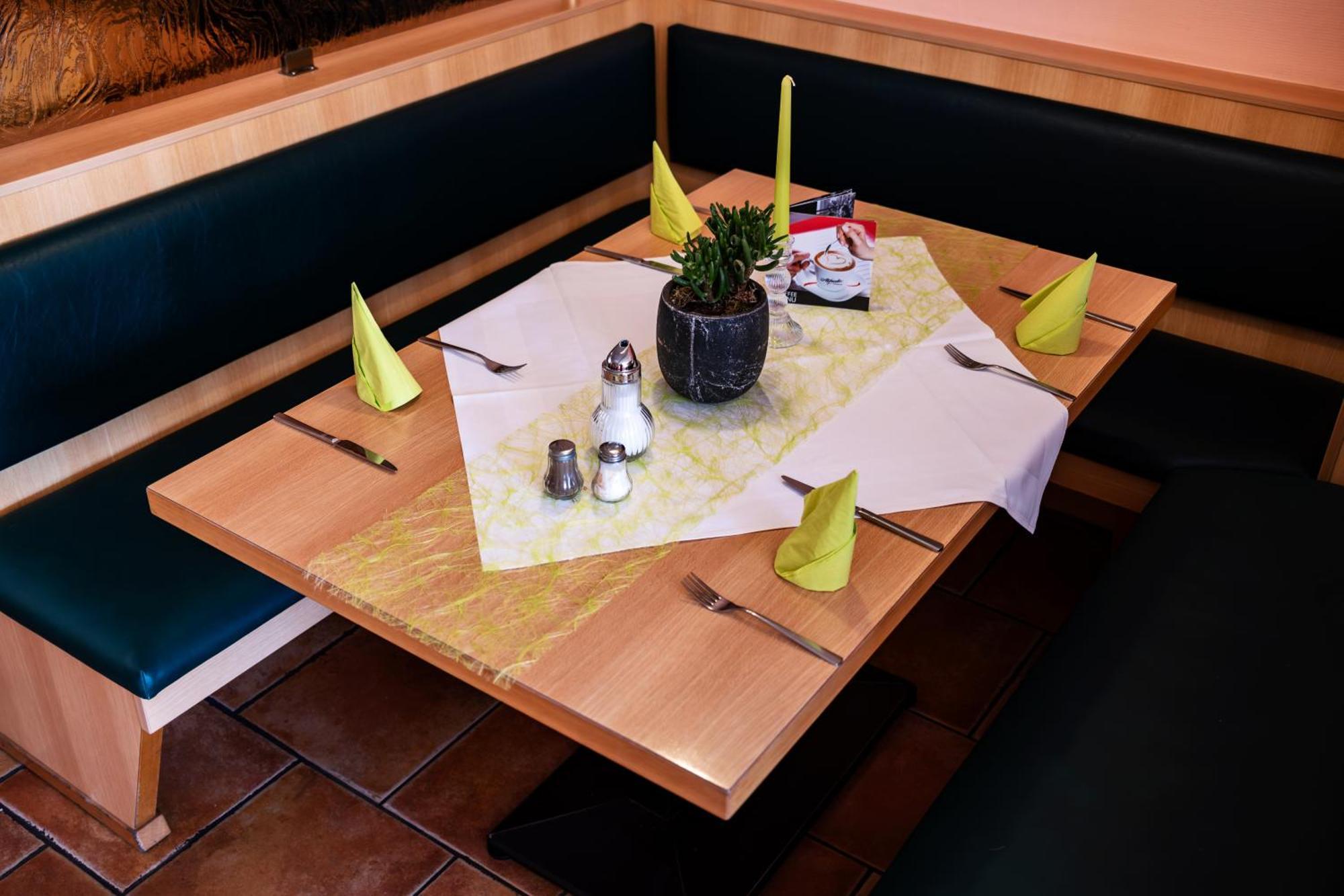 Restaurant & Hotel Storchenklause ชตอร์โคว์ ภายนอก รูปภาพ