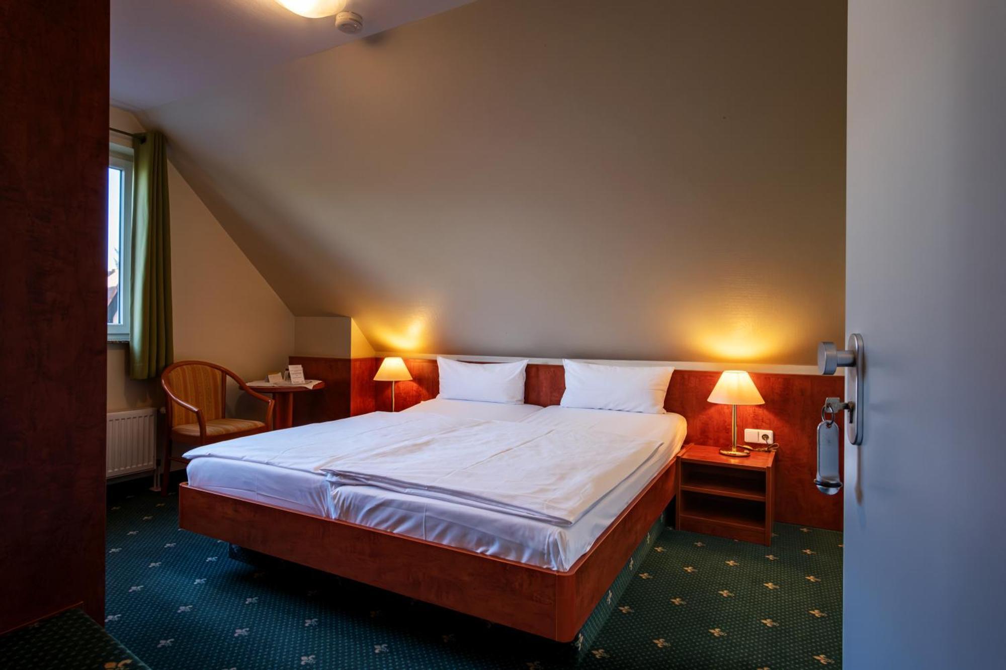 Restaurant & Hotel Storchenklause ชตอร์โคว์ ภายนอก รูปภาพ
