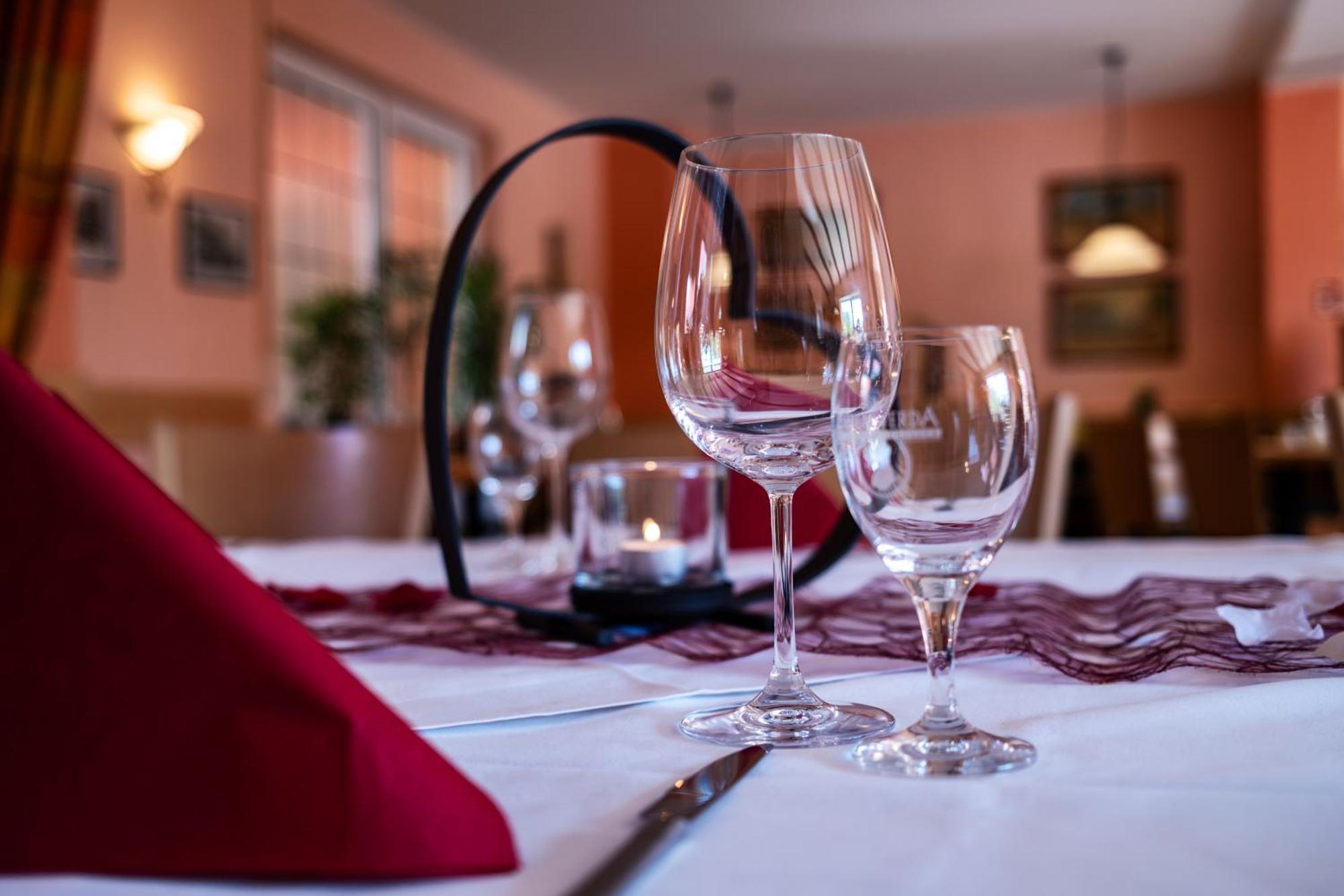 Restaurant & Hotel Storchenklause ชตอร์โคว์ ภายนอก รูปภาพ