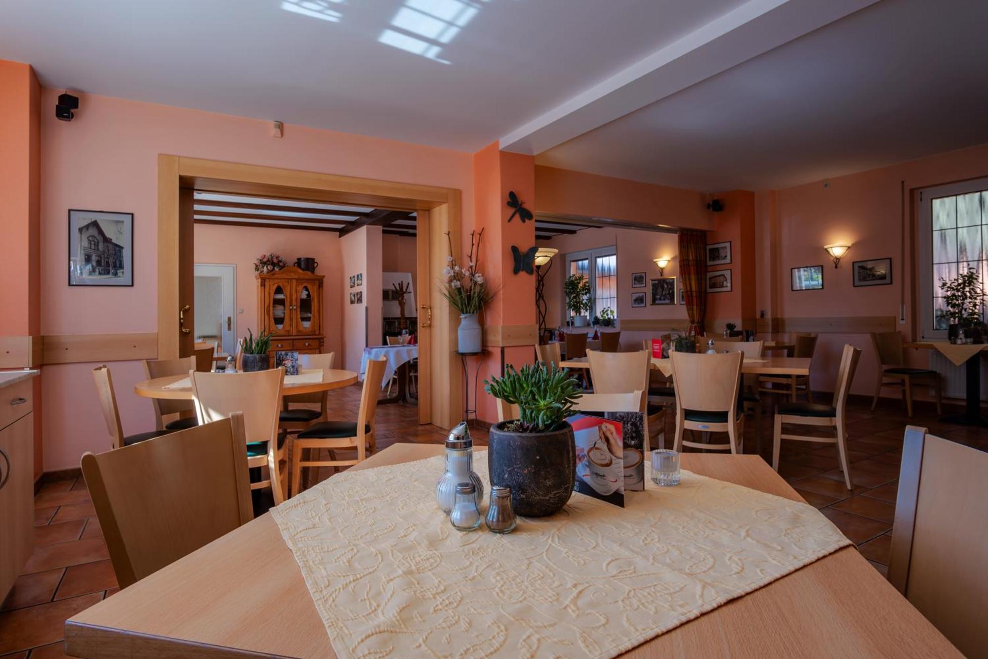 Restaurant & Hotel Storchenklause ชตอร์โคว์ ภายนอก รูปภาพ